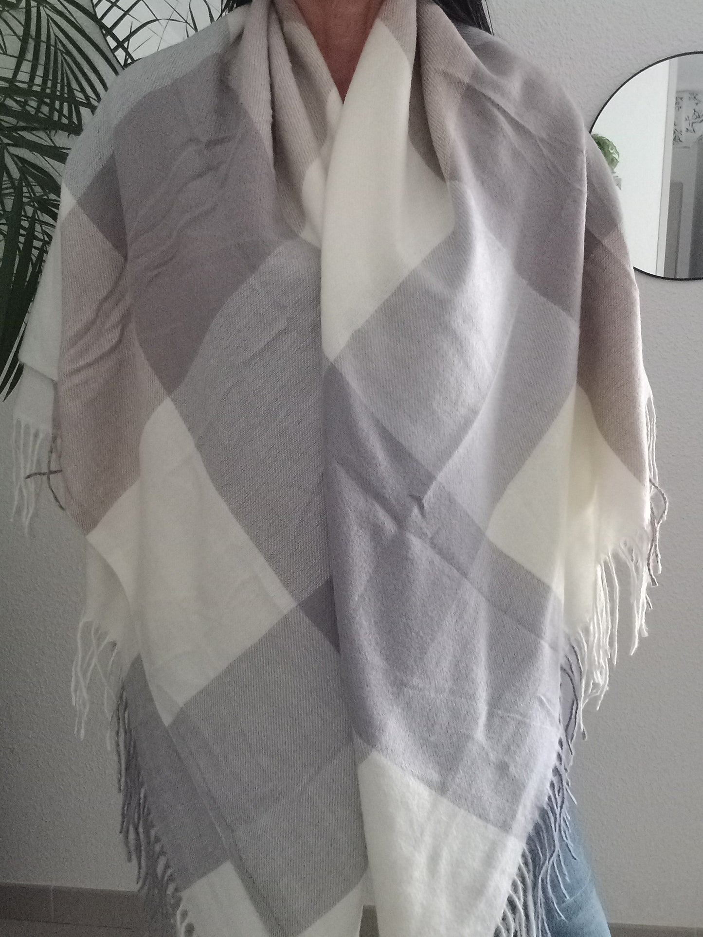 Étole carrée taupe