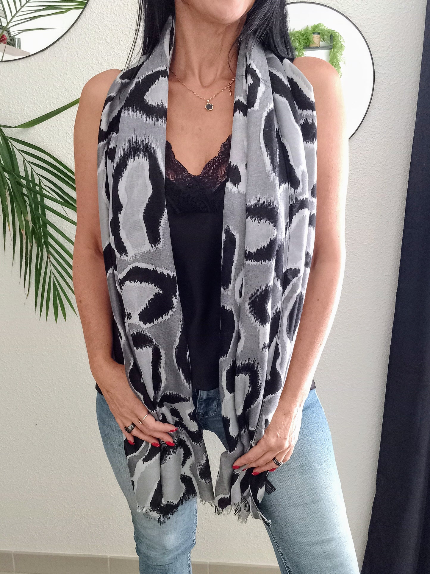 Foulard imprimé gris