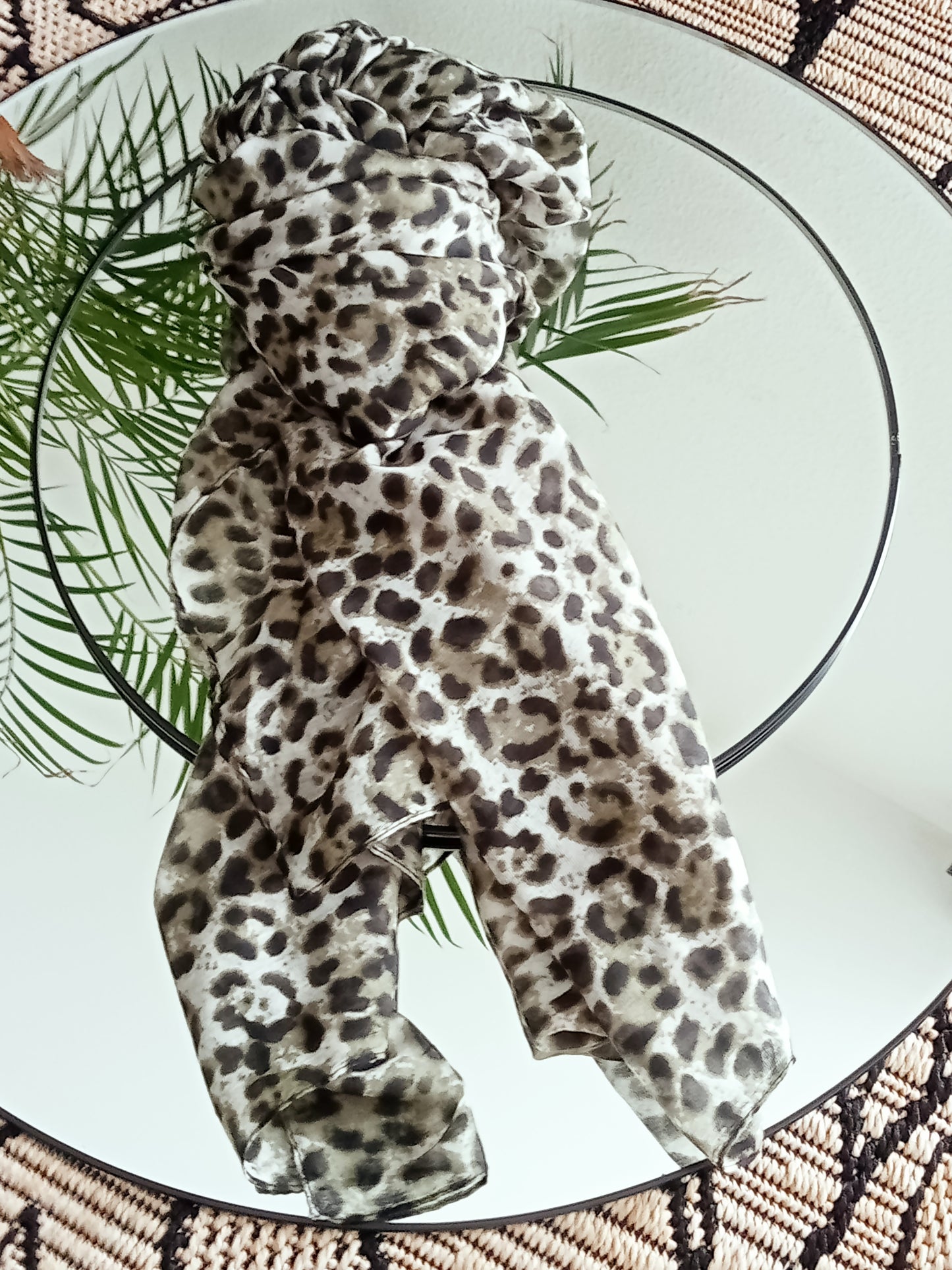 Foulard léopard kaki